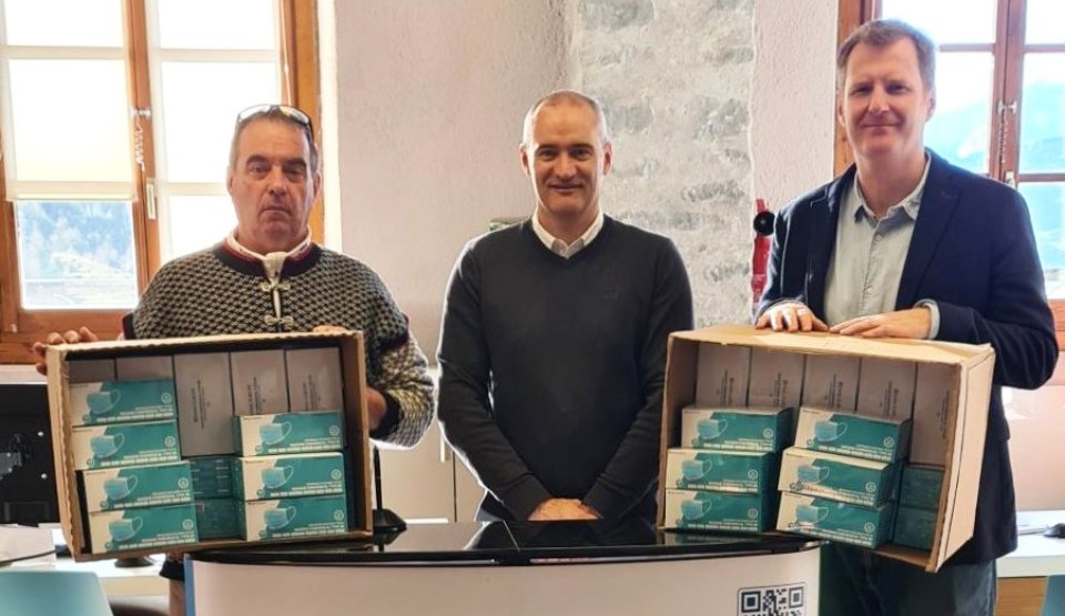 Remise de masques chirurgicaux